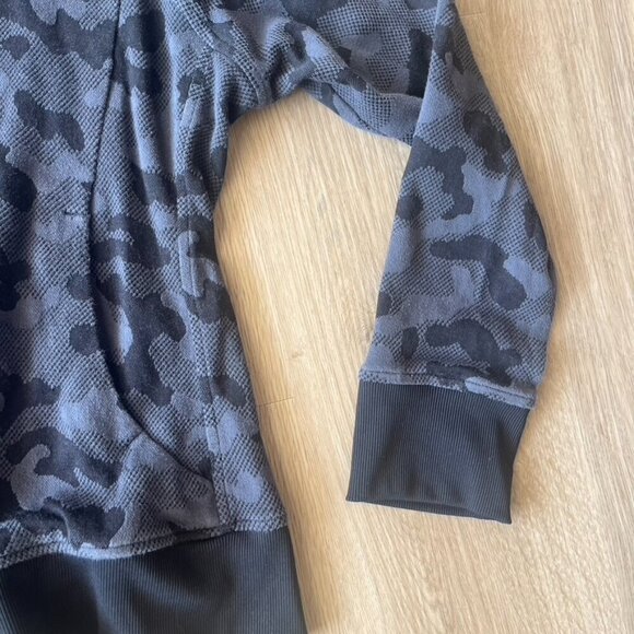 Zyia Active Zipup Hoodie Sweatshirt Gray Black Camo Small - Picture 4 of 10